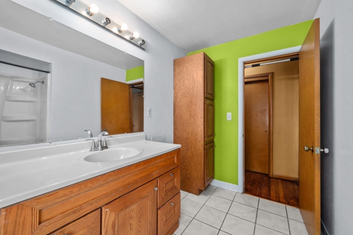 3226 Latham, ROCKFORD, Illinois 61103, 2 Bedrooms Bedrooms, ,1 BathroomBathrooms,House,For Sale,Latham,202603347