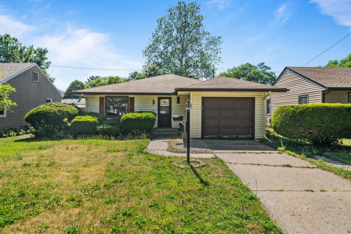 3226 Latham, ROCKFORD, Illinois 61103, 2 Bedrooms Bedrooms, ,1 BathroomBathrooms,House,For Sale,Latham,202603347