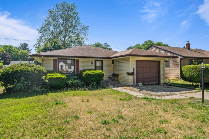 3226 Latham, ROCKFORD, Illinois 61103, 2 Bedrooms Bedrooms, ,1 BathroomBathrooms,House,For Sale,Latham,202603347