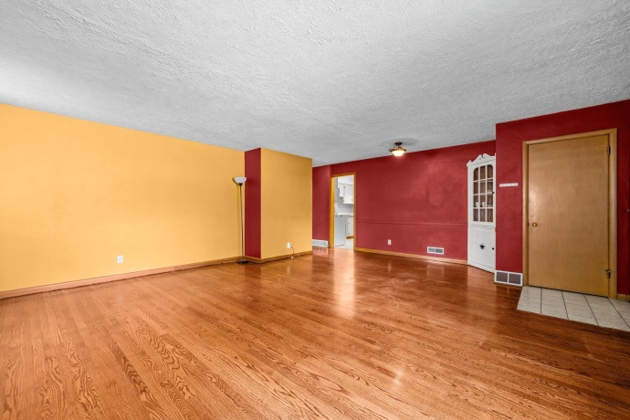 3226 Latham, ROCKFORD, Illinois 61103, 2 Bedrooms Bedrooms, ,1 BathroomBathrooms,House,For Sale,Latham,202603347