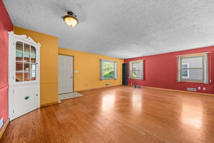 3226 Latham, ROCKFORD, Illinois 61103, 2 Bedrooms Bedrooms, ,1 BathroomBathrooms,House,For Sale,Latham,202603347