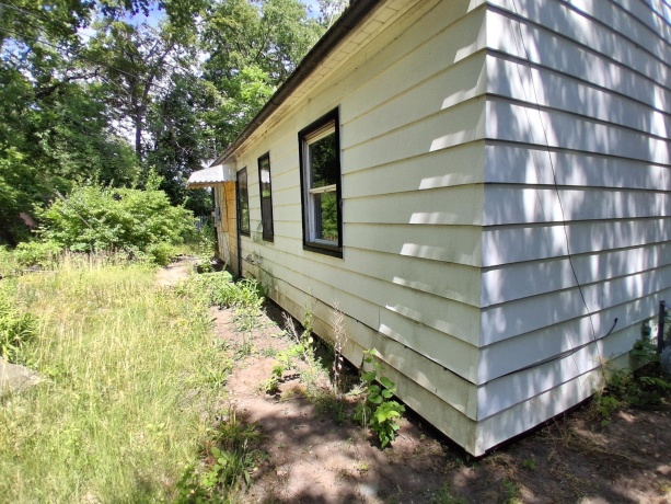 2101 Martha, ROCKFORD, Illinois 61104, 3 Bedrooms Bedrooms, ,1 BathroomBathrooms,House,For Sale,Martha,202603348