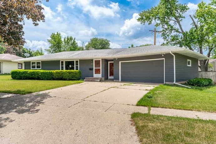 3611 Beach, ROCKFORD, Illinois 61108, 3 Bedrooms Bedrooms, ,1 BathroomBathrooms,House,For Sale,Beach,202603353
