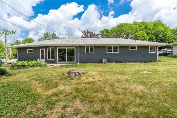 3611 Beach, ROCKFORD, Illinois 61108, 3 Bedrooms Bedrooms, ,1 BathroomBathrooms,House,For Sale,Beach,202603353