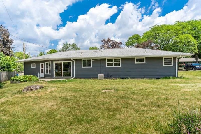 3611 Beach, ROCKFORD, Illinois 61108, 3 Bedrooms Bedrooms, ,1 BathroomBathrooms,House,For Sale,Beach,202603353