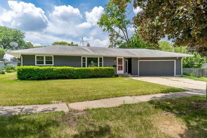 3611 Beach, ROCKFORD, Illinois 61108, 3 Bedrooms Bedrooms, ,1 BathroomBathrooms,House,For Sale,Beach,202603353