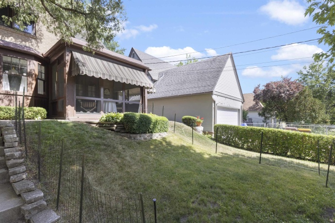 324 GARDINER, ROCKFORD, Illinois 61107, 4 Bedrooms Bedrooms, ,2 BathroomsBathrooms,House,For Sale,GARDINER,202603354