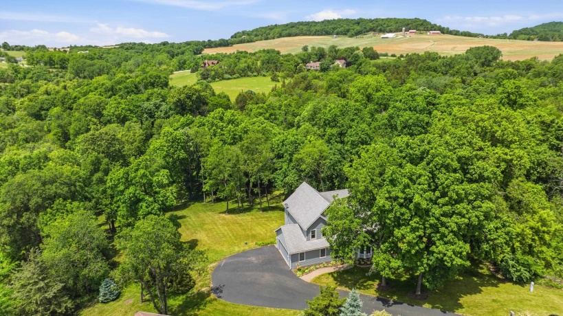 3 Laurel, GALENA, Illinois 61036, 5 Bedrooms Bedrooms, ,5 BathroomsBathrooms,House,For Sale,Laurel,202603356