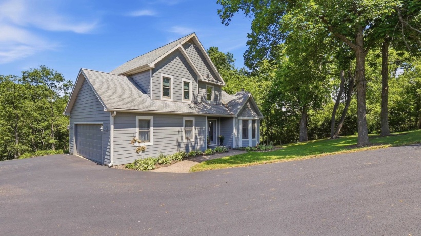 3 Laurel, GALENA, Illinois 61036, 5 Bedrooms Bedrooms, ,5 BathroomsBathrooms,House,For Sale,Laurel,202603356