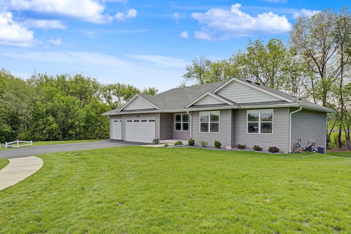3383 Daren, FREEPORT, Illinois 61032, 4 Bedrooms Bedrooms, ,2 BathroomsBathrooms,House,For Sale,Daren,202603040