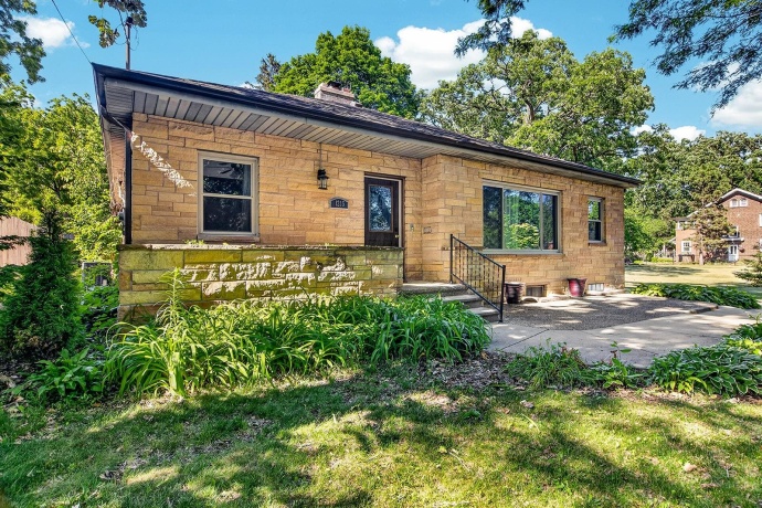 1215 Chapin, BELOIT, Wisconsin 53511, 3 Bedrooms Bedrooms, ,3 BathroomsBathrooms,House,For Sale,Chapin,202603360