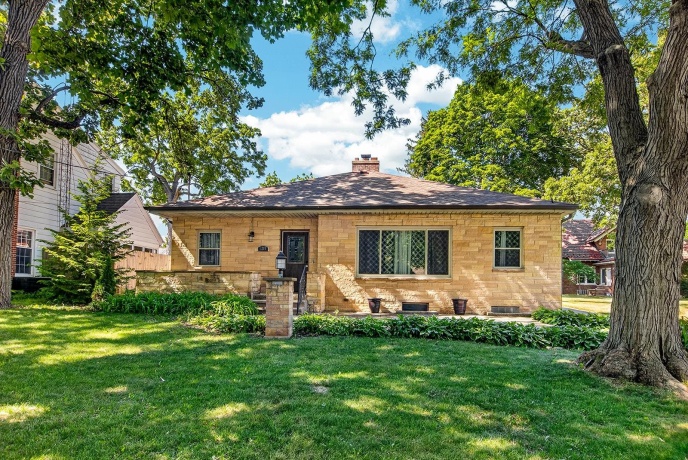 1215 Chapin, BELOIT, Wisconsin 53511, 3 Bedrooms Bedrooms, ,3 BathroomsBathrooms,House,For Sale,Chapin,202603360