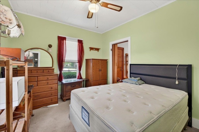 206 6th, OREGON, Illinois 61061, 3 Bedrooms Bedrooms, ,2 BathroomsBathrooms,House,For Sale,6th,202603362