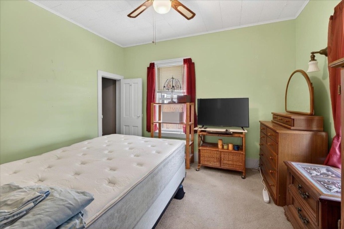 206 6th, OREGON, Illinois 61061, 3 Bedrooms Bedrooms, ,2 BathroomsBathrooms,House,For Sale,6th,202603362
