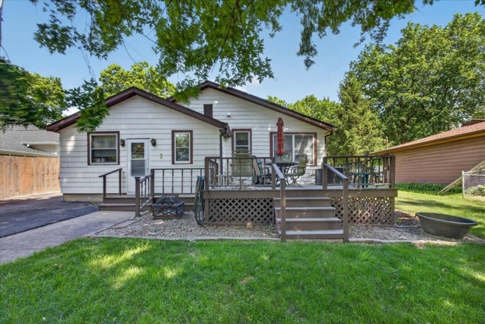 206 6th, OREGON, Illinois 61061, 3 Bedrooms Bedrooms, ,2 BathroomsBathrooms,House,For Sale,6th,202603362
