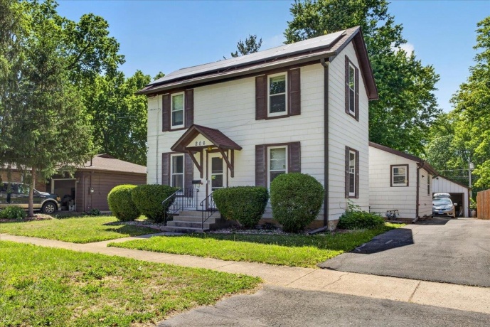 206 6th, OREGON, Illinois 61061, 3 Bedrooms Bedrooms, ,2 BathroomsBathrooms,House,For Sale,6th,202603362