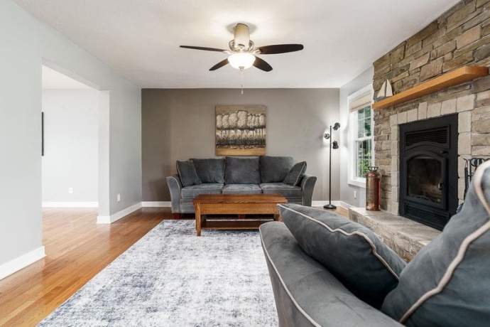 1055 Rockhampton, ROCKFORD, Illinois 61102, 4 Bedrooms Bedrooms, ,2 BathroomsBathrooms,House,For Sale,Rockhampton,202603365