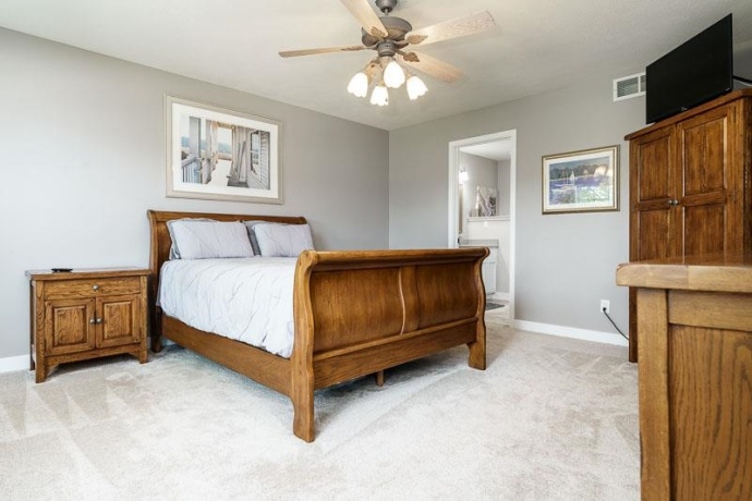 1055 Rockhampton, ROCKFORD, Illinois 61102, 4 Bedrooms Bedrooms, ,2 BathroomsBathrooms,House,For Sale,Rockhampton,202603365