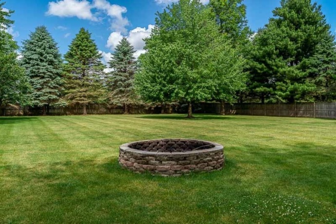 1055 Rockhampton, ROCKFORD, Illinois 61102, 4 Bedrooms Bedrooms, ,2 BathroomsBathrooms,House,For Sale,Rockhampton,202603365
