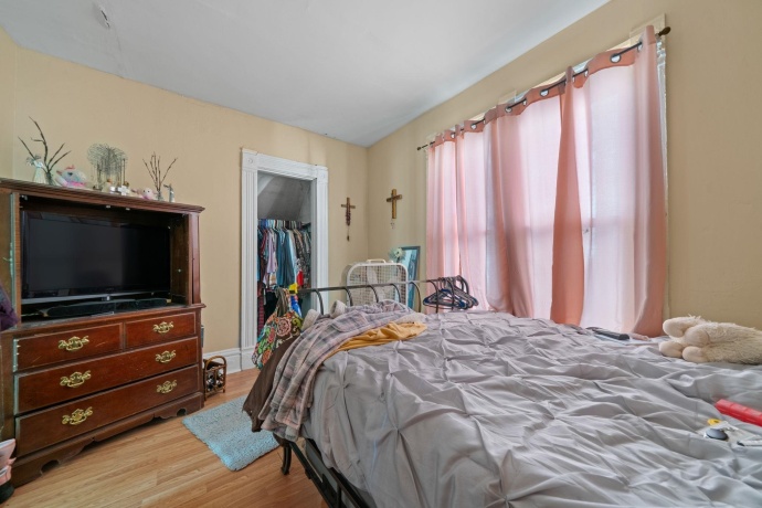 938 8th, ROCKFORD, Illinois 61104, ,2 Units,For Sale,8th,202603372