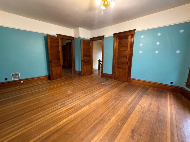 642 Stephenson, FREEPORT, Illinois 61032, 5 Bedrooms Bedrooms, ,2 BathroomsBathrooms,House,For Sale,Stephenson,202603375