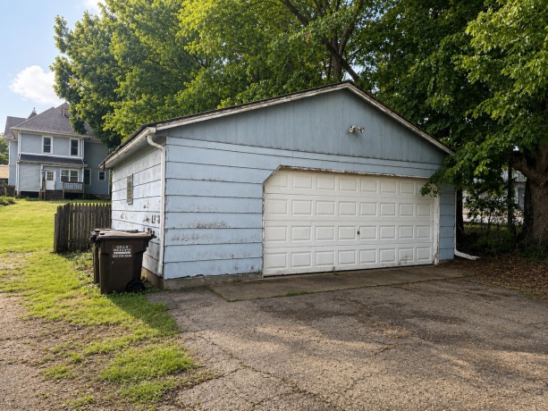 642 Stephenson, FREEPORT, Illinois 61032, 5 Bedrooms Bedrooms, ,2 BathroomsBathrooms,House,For Sale,Stephenson,202603375