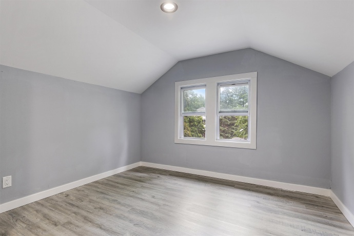 2009 4th, ROCKFORD, Illinois 61104, 6 Bedrooms Bedrooms, ,3 BathroomsBathrooms,House,For Sale,4th,202603377