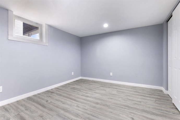 2009 4th, ROCKFORD, Illinois 61104, 6 Bedrooms Bedrooms, ,3 BathroomsBathrooms,House,For Sale,4th,202603377