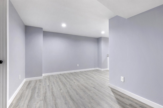2009 4th, ROCKFORD, Illinois 61104, 6 Bedrooms Bedrooms, ,3 BathroomsBathrooms,House,For Sale,4th,202603377