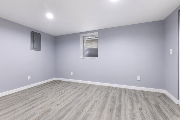 2009 4th, ROCKFORD, Illinois 61104, 6 Bedrooms Bedrooms, ,3 BathroomsBathrooms,House,For Sale,4th,202603377
