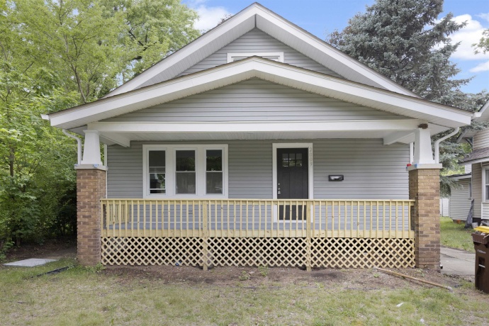 2009 4th, ROCKFORD, Illinois 61104, 6 Bedrooms Bedrooms, ,3 BathroomsBathrooms,House,For Sale,4th,202603377