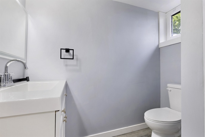 2009 4th, ROCKFORD, Illinois 61104, 6 Bedrooms Bedrooms, ,3 BathroomsBathrooms,House,For Sale,4th,202603377