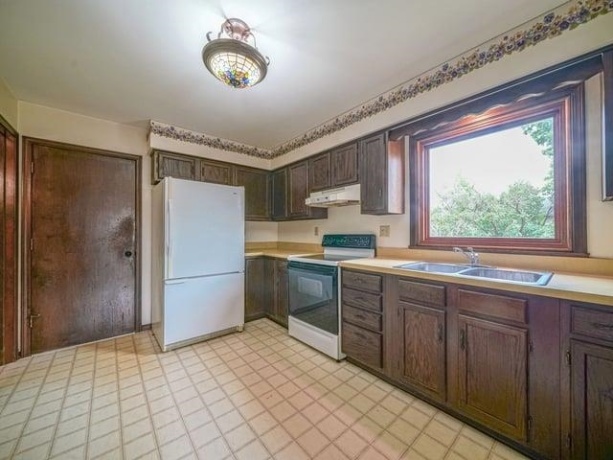943 Crest, BYRON, Illinois 61010, 3 Bedrooms Bedrooms, ,1 BathroomBathrooms,House,For Sale,Crest,202603380