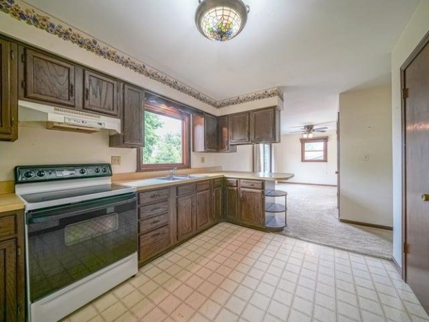 943 Crest, BYRON, Illinois 61010, 3 Bedrooms Bedrooms, ,1 BathroomBathrooms,House,For Sale,Crest,202603380