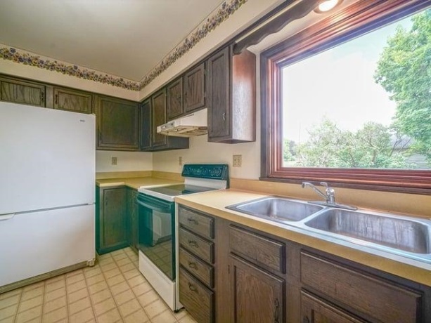 943 Crest, BYRON, Illinois 61010, 3 Bedrooms Bedrooms, ,1 BathroomBathrooms,House,For Sale,Crest,202603380