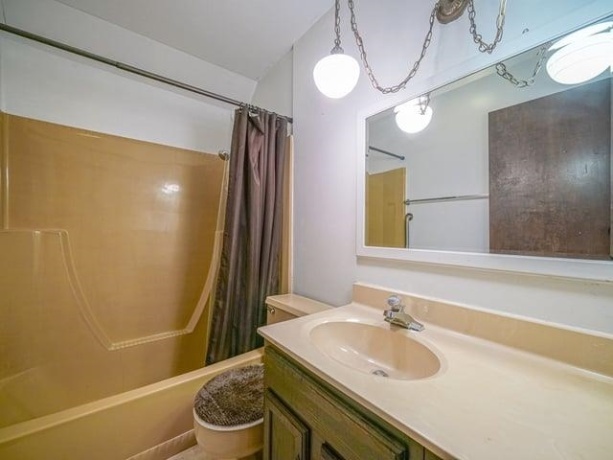 943 Crest, BYRON, Illinois 61010, 3 Bedrooms Bedrooms, ,1 BathroomBathrooms,House,For Sale,Crest,202603380