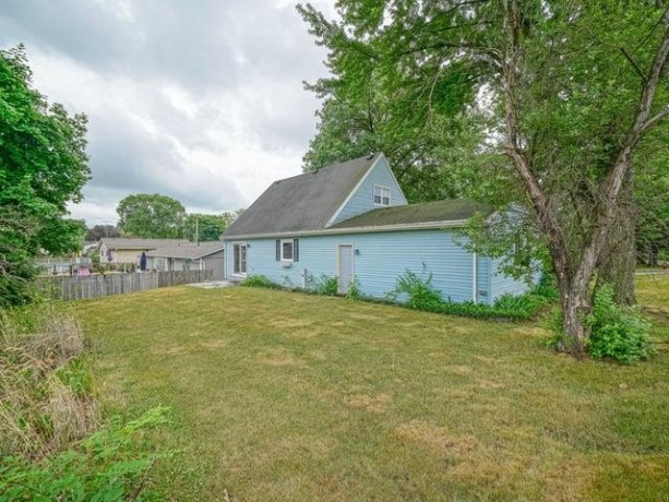 943 Crest, BYRON, Illinois 61010, 3 Bedrooms Bedrooms, ,1 BathroomBathrooms,House,For Sale,Crest,202603380