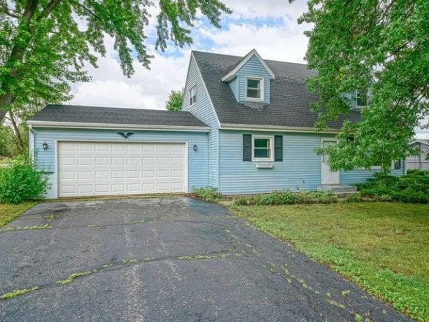 943 Crest, BYRON, Illinois 61010, 3 Bedrooms Bedrooms, ,1 BathroomBathrooms,House,For Sale,Crest,202603380