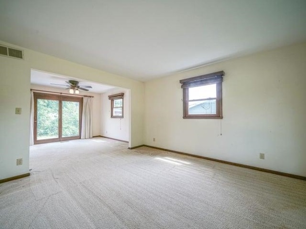 943 Crest, BYRON, Illinois 61010, 3 Bedrooms Bedrooms, ,1 BathroomBathrooms,House,For Sale,Crest,202603380