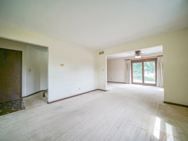 943 Crest, BYRON, Illinois 61010, 3 Bedrooms Bedrooms, ,1 BathroomBathrooms,House,For Sale,Crest,202603380