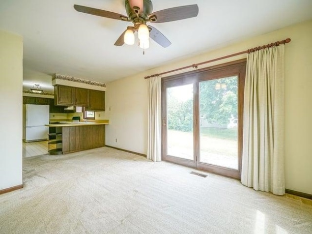943 Crest, BYRON, Illinois 61010, 3 Bedrooms Bedrooms, ,1 BathroomBathrooms,House,For Sale,Crest,202603380