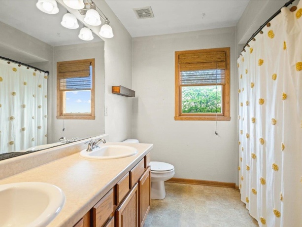 13728 Yale Bridge, DURAND, Illinois 61024, 3 Bedrooms Bedrooms, ,2 BathroomsBathrooms,House,For Sale,Yale Bridge,202603381