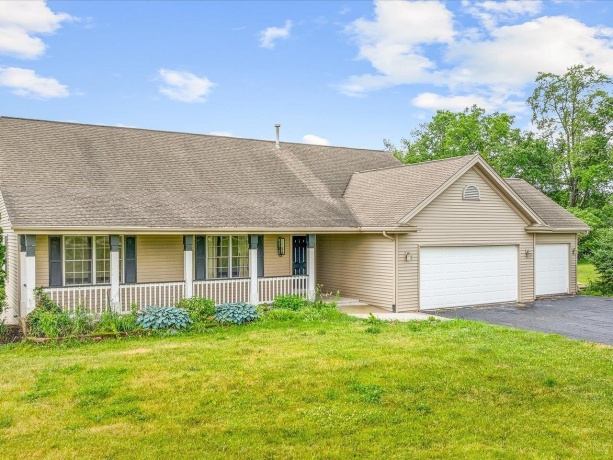 13728 Yale Bridge, DURAND, Illinois 61024, 3 Bedrooms Bedrooms, ,2 BathroomsBathrooms,House,For Sale,Yale Bridge,202603381