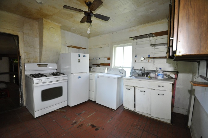 211 Sterling St, Streator, Illinois 61364, 1 Bedroom Bedrooms, ,1 BathroomBathrooms,House,For Sale,Sterling St,202603384