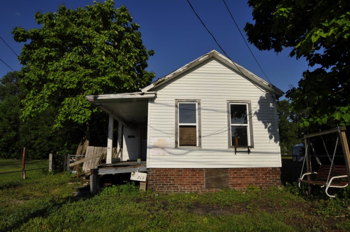 211 Sterling St, Streator, Illinois 61364, 1 Bedroom Bedrooms, ,1 BathroomBathrooms,House,For Sale,Sterling St,202603384