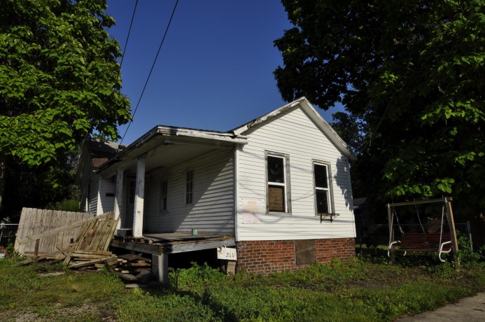 211 Sterling St, Streator, Illinois 61364, 1 Bedroom Bedrooms, ,1 BathroomBathrooms,House,For Sale,Sterling St,202603384