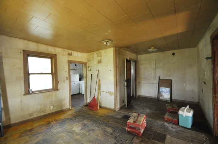 211 Sterling St, Streator, Illinois 61364, 1 Bedroom Bedrooms, ,1 BathroomBathrooms,House,For Sale,Sterling St,202603384