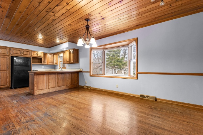 425 Artell, MARENGO, Illinois 60152, 2 Bedrooms Bedrooms, ,2 BathroomsBathrooms,House,For Sale,Artell,202601589