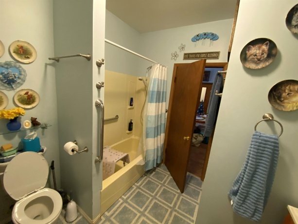 1004 Hemlock, DIXON, Illinois 61021, ,2 Units,For Sale,Hemlock,202603392