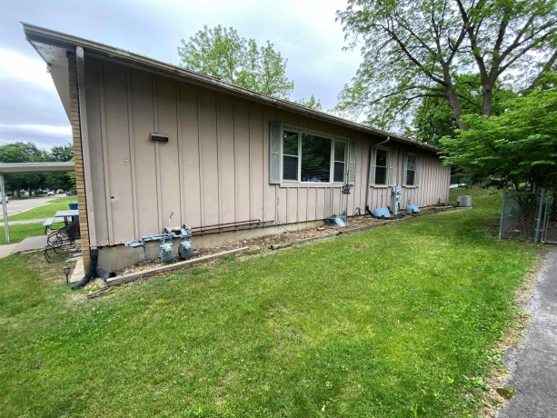 1004 Hemlock, DIXON, Illinois 61021, ,2 Units,For Sale,Hemlock,202603392